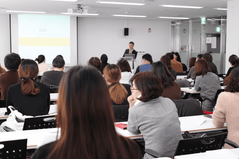 A lecture hall with students
