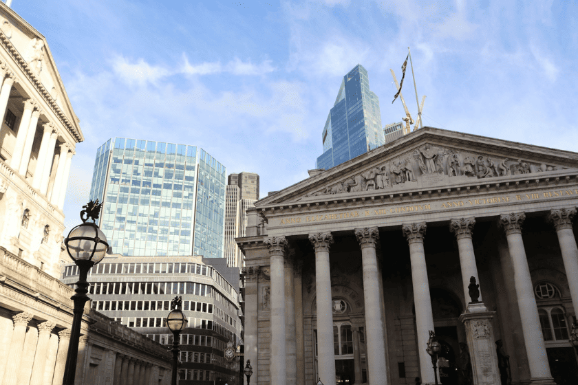 london-banking-regulation-alicja-ziajowska-AOjmfr3ofSY-unsplash